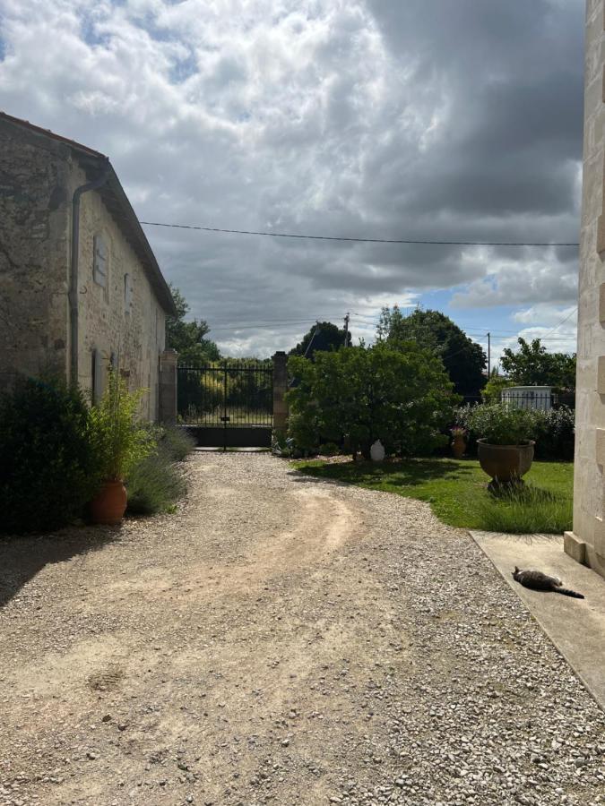 Chambres D'Hotes Dans Maison De Maitre Chaniers Luaran gambar